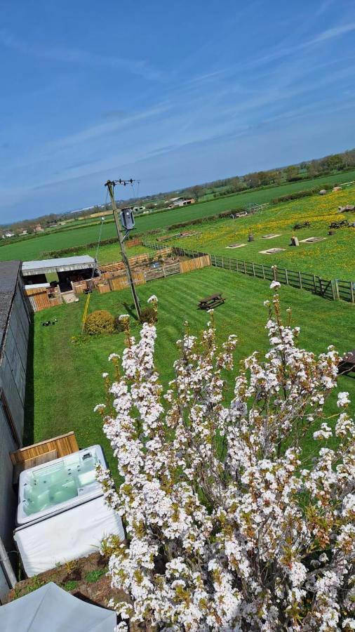 Osprey Meadow Holiday Cottages Бедейл Экстерьер фото