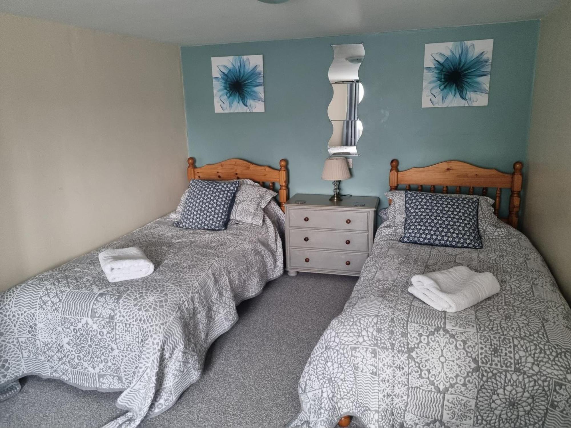 Osprey Meadow Holiday Cottages Бедейл Номер фото